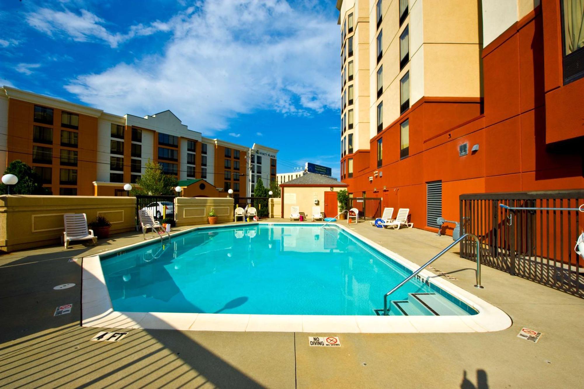 Hapeville Hampton Inn & Suites-Atlanta Airport North-I-85 מראה חיצוני תמונה