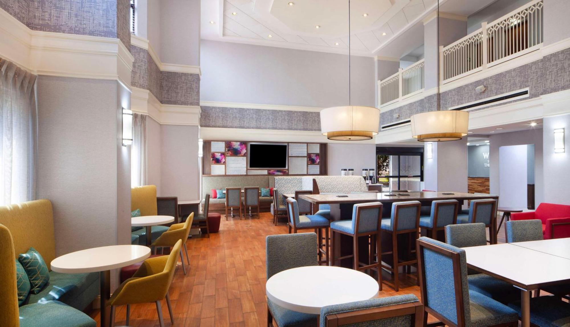 Hapeville Hampton Inn & Suites-Atlanta Airport North-I-85 מראה חיצוני תמונה