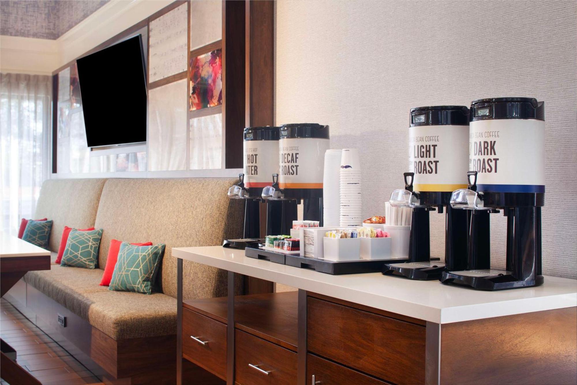Hapeville Hampton Inn & Suites-Atlanta Airport North-I-85 מראה חיצוני תמונה